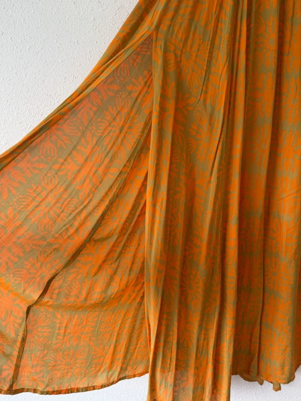Alohiwai - Vintage Aloha strapless Maxi - Size L
Tangerine / Green tea colorway - Picture 5 of 5